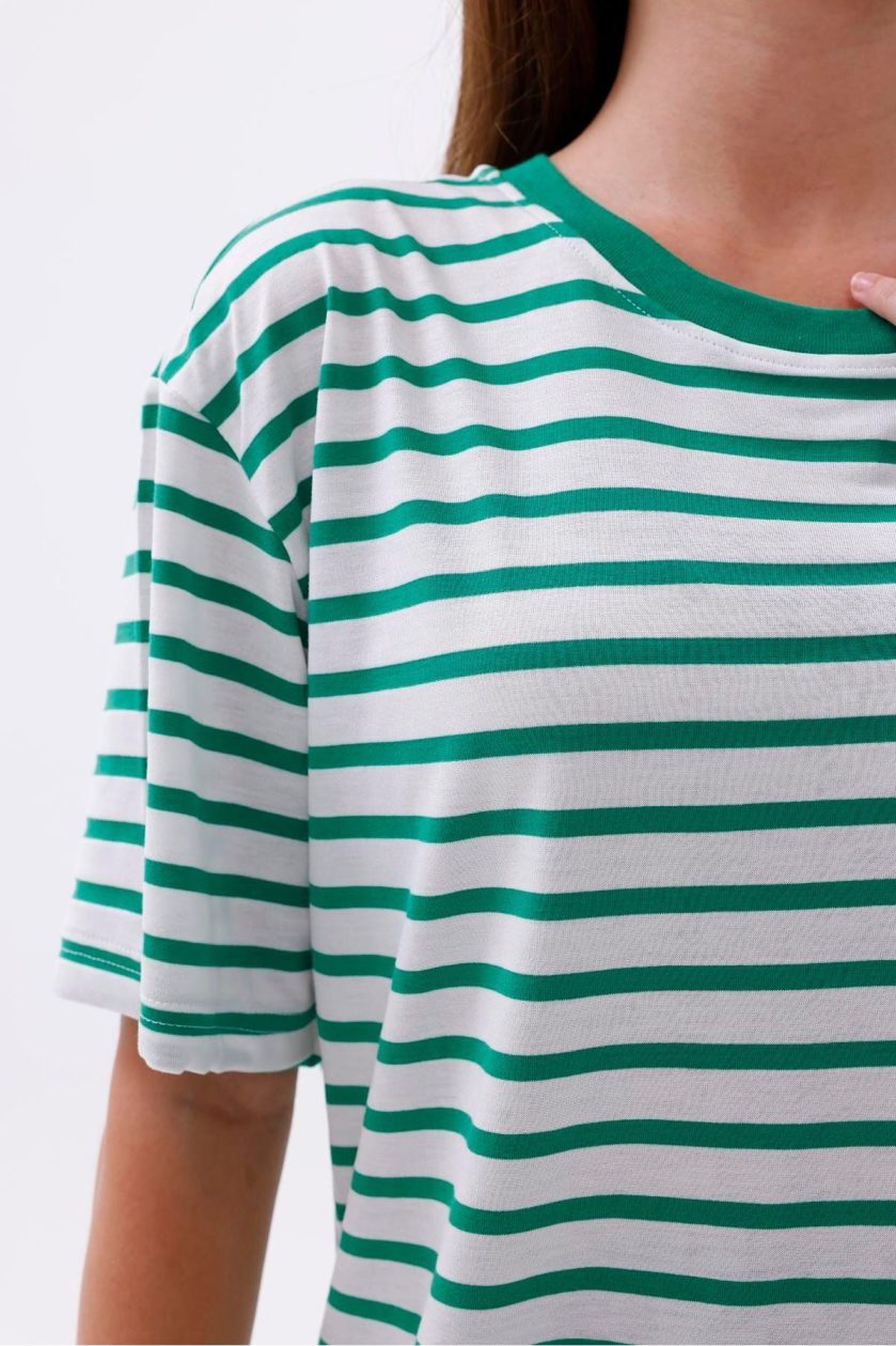 Kadın Oversize Çizgili Tişört - Görsel 4