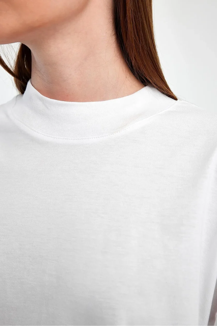 Kadın Yarım Balıkçı Yaka Kısa Kol T-shirt - Görsel 13