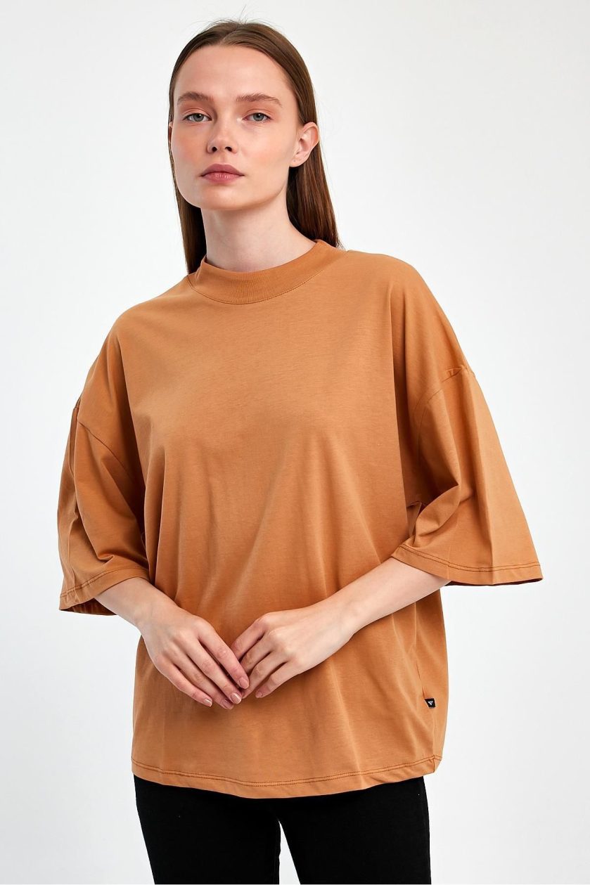 Kadın Yarım Balıkçı Yaka Kısa Kol T-shirt - Görsel 2