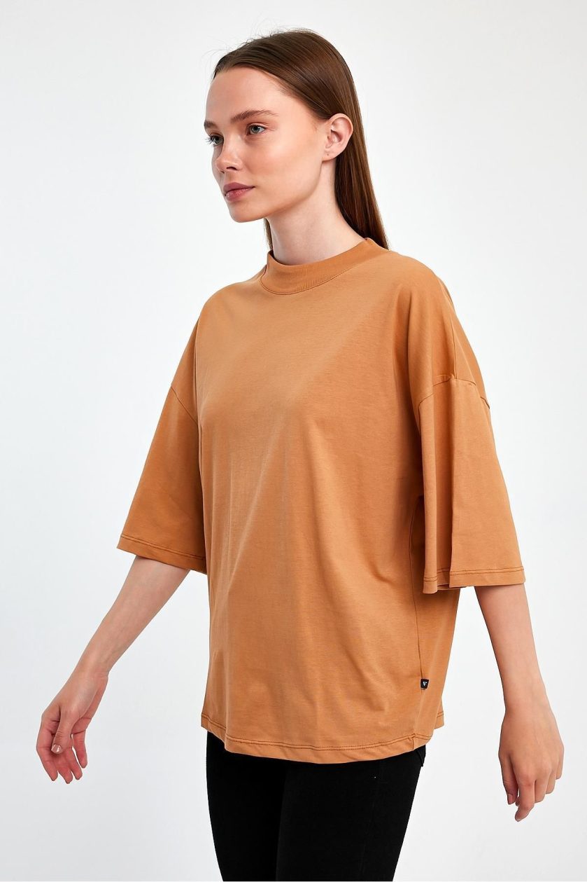 Kadın Yarım Balıkçı Yaka Kısa Kol T-shirt - Görsel 3