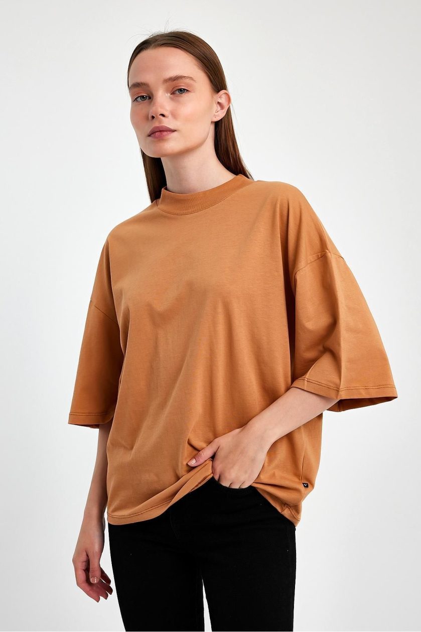 Kadın Yarım Balıkçı Yaka Kısa Kol T-shirt - Görsel 4